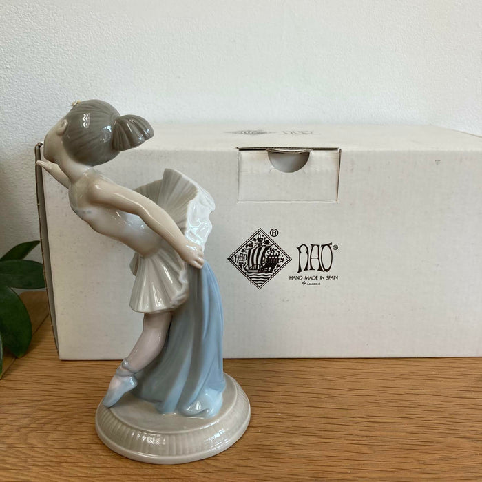 Nao by Lladro My First Bow No 1150 Porcelain Figurine Made In Spain Boxed VGC - Very Good - Attic Discovery Shop