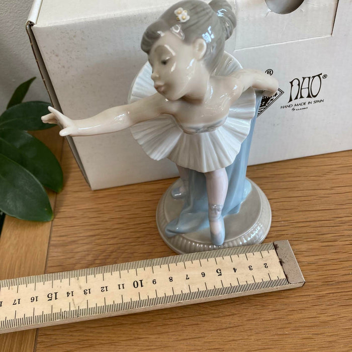 Nao by Lladro My First Bow No 1150 Porcelain Figurine Made In Spain Boxed VGC - Very Good - Attic Discovery Shop