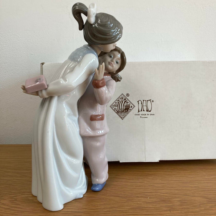 1992 NAO by Lladro "Double Surprise” Vicente Martinez Rare Retired Boxed 01122 - Very Good - Attic Discovery Shop