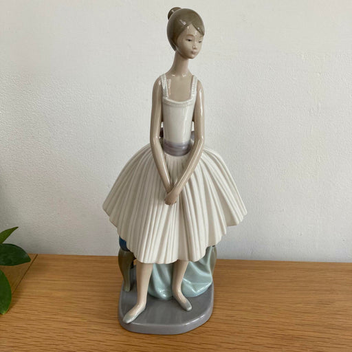 Lladro Nao Figurine Daisa 1983 #377 "Dance Ballerina Dance" by Francisco Catala - Very Good - Attic Discovery Shop