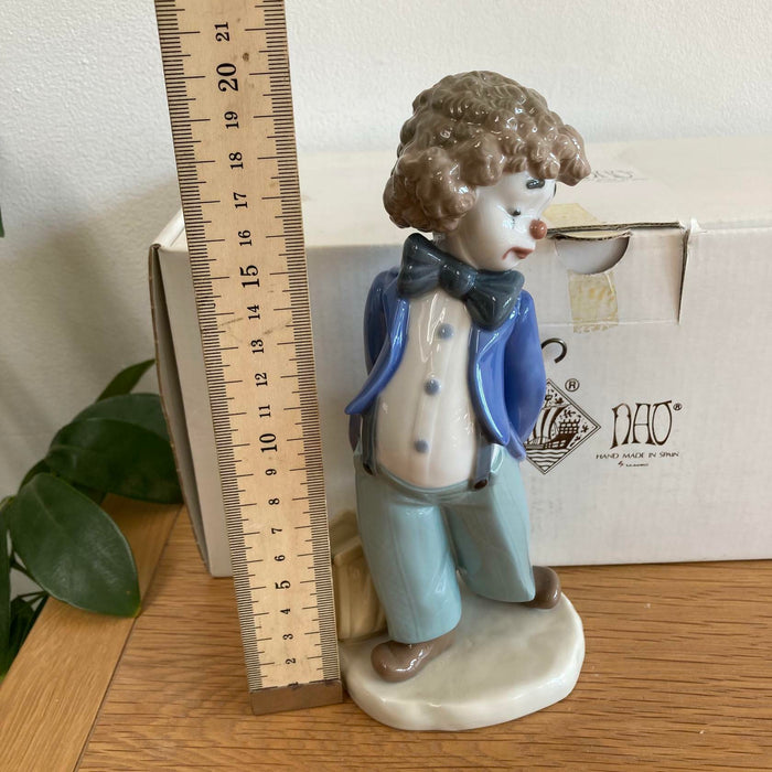 Vintage Lladro NAO Little Clown Travelin' Man Figurine 1992 #486 Original Box - Very Good - Attic Discovery Shop