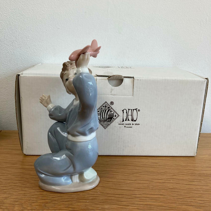 NAO By LLadro Retired Porcelain Figurine " Jet Pilot Boy " With Plane Boxed 1133 - Attic Discovery Shop