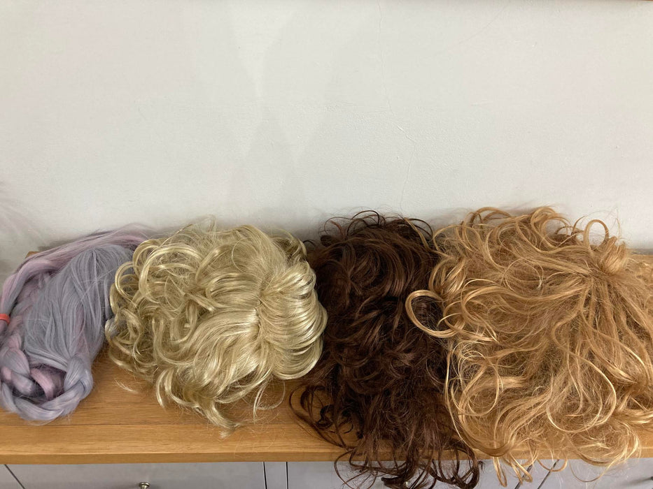 Female Wigs & Hair Pieces Various Colours Job Lot Bundle x26 in Total - Good