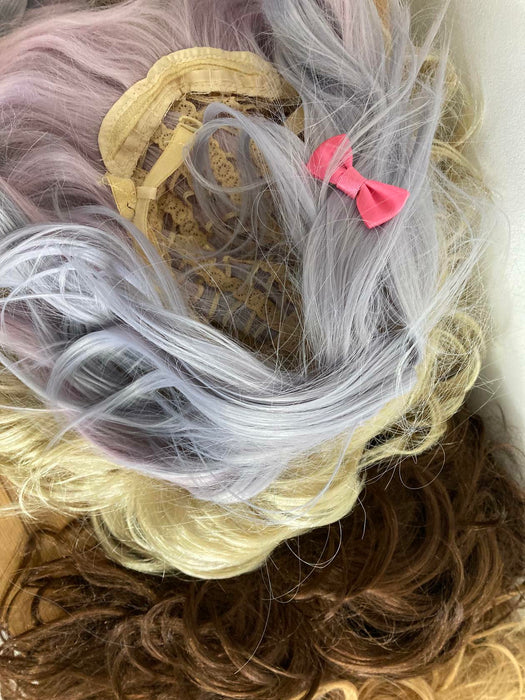 Female Wigs & Hair Pieces Various Colours Job Lot Bundle x26 in Total - Good